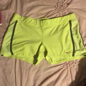 Volt Nike Short